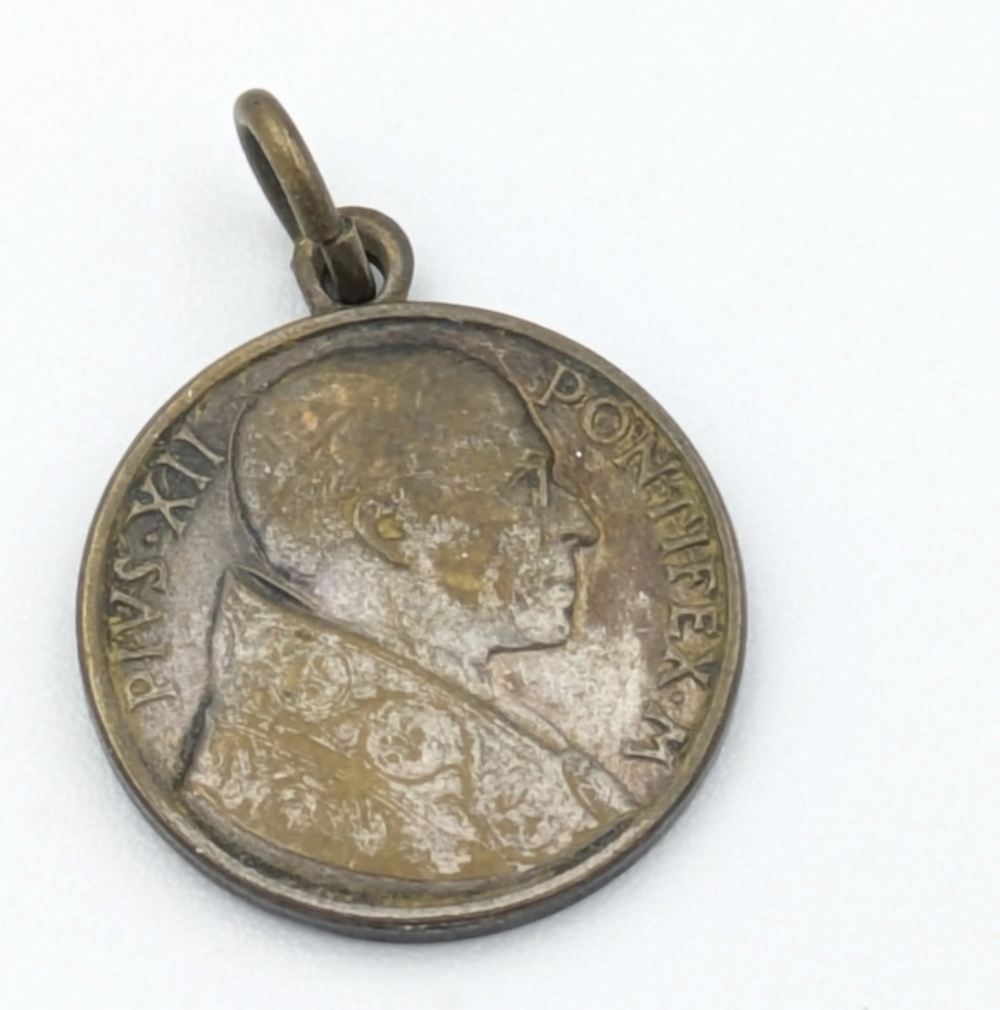 Vintage 1940s - 1950s Pope Pius XII Religious catholic medal pendant charm